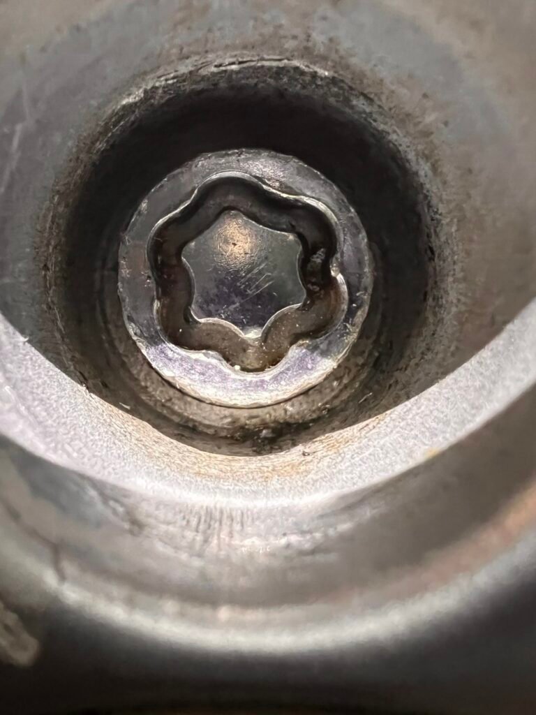 19 mm Mercedes 123 wheel locking nut key replacement