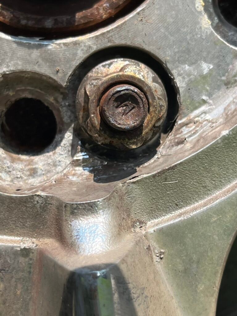 Ford Taurus wheel locking nut key replacement