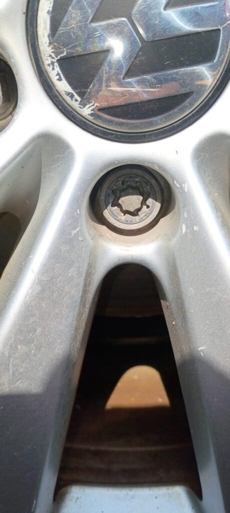 Volkswagen Bettel turbo wheel locking nut key replacement