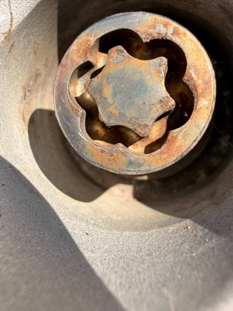 2011 Mitsubishi Outlander wheel locking nut key replacement