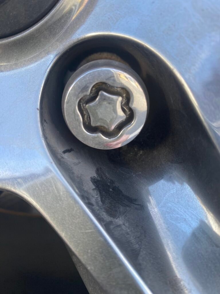 Grand Cherokee wheel locking nut key replacement