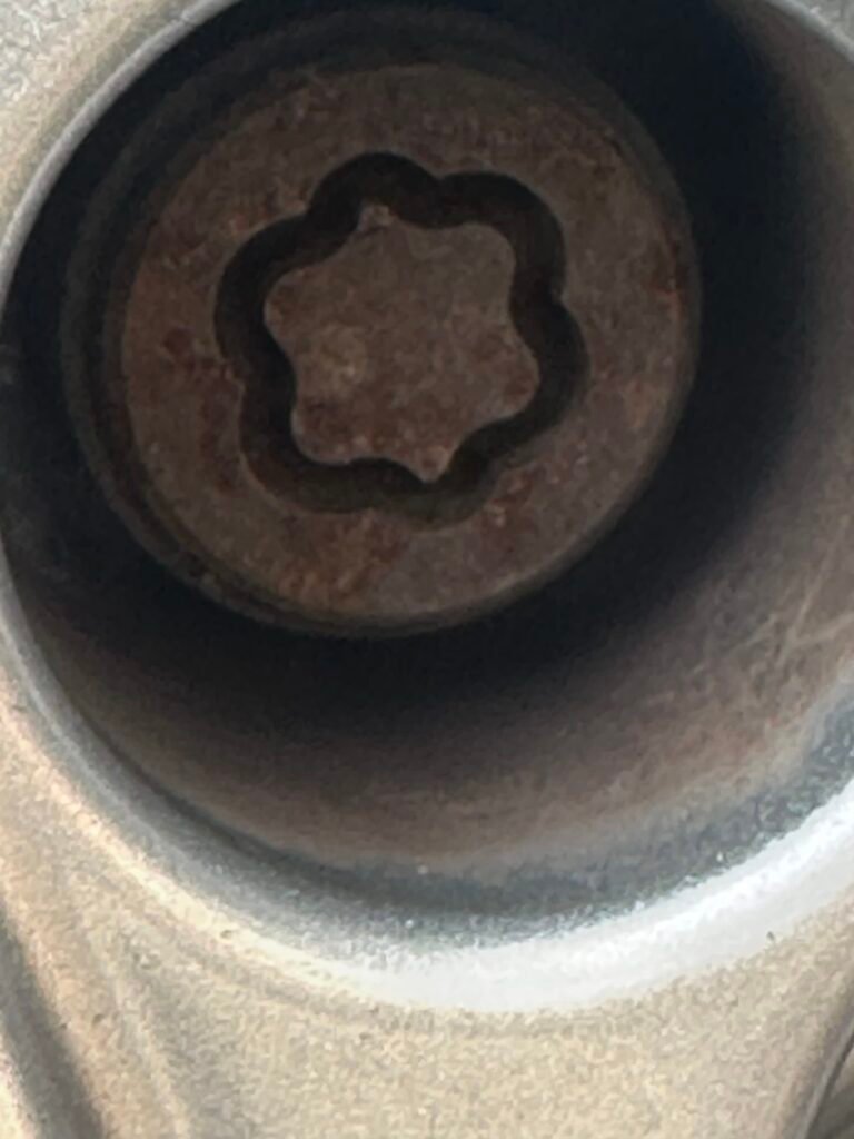 2015 BMW 3 series sports 316 wheel locking nut key replacement