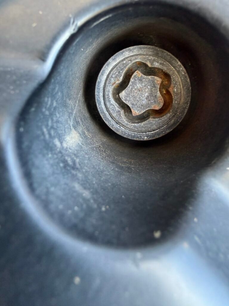Abarth 595 wheel locking nut key replacement