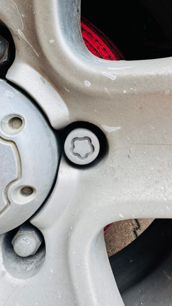 Aftermarket Aftermarket lug nut key