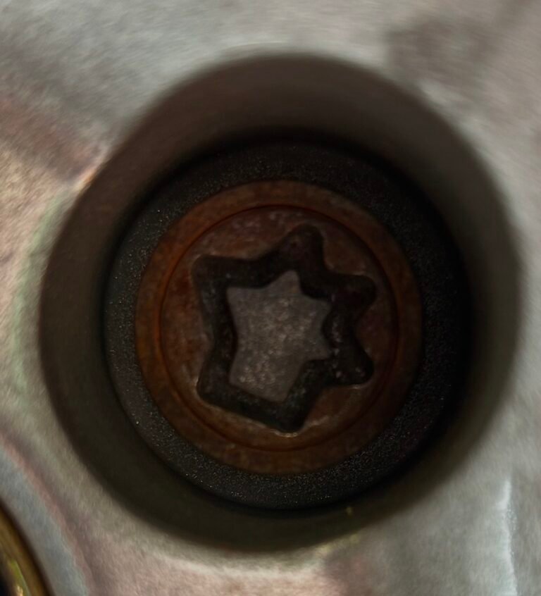 Alfa romeo Gt wheel locking nut key replacement