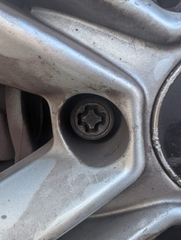 Alhambra 2l tdi wheel locking nut key replacement