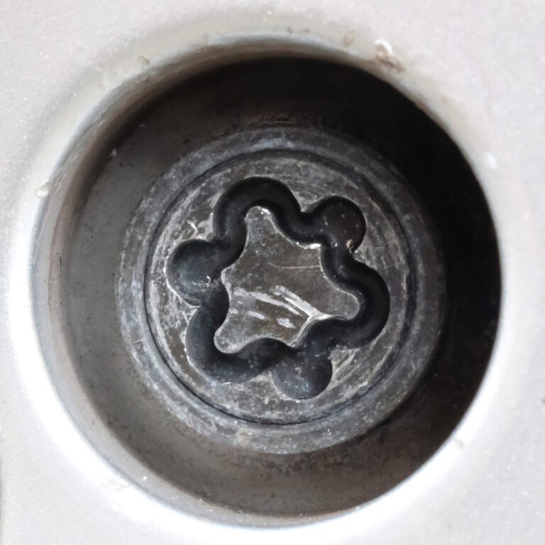 Audi A3 Sportback wheel locking nut key replacement
