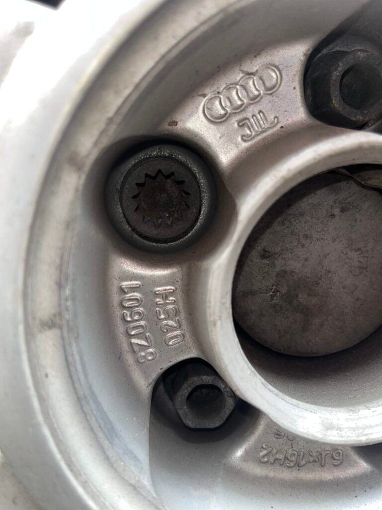 Audi A2 wheel locking nut key replacement