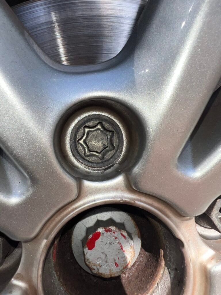 Audi A3 8V wheel locking nut key replacement
