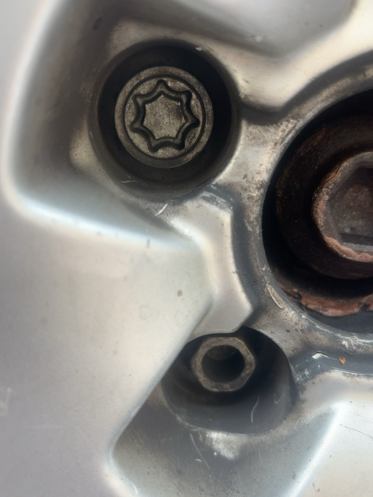 Audi A5 wheel locking nut key replacement