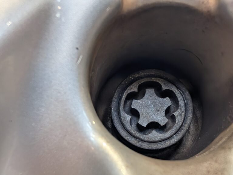 Audi A6 Avant wheel locking nut key replacement
