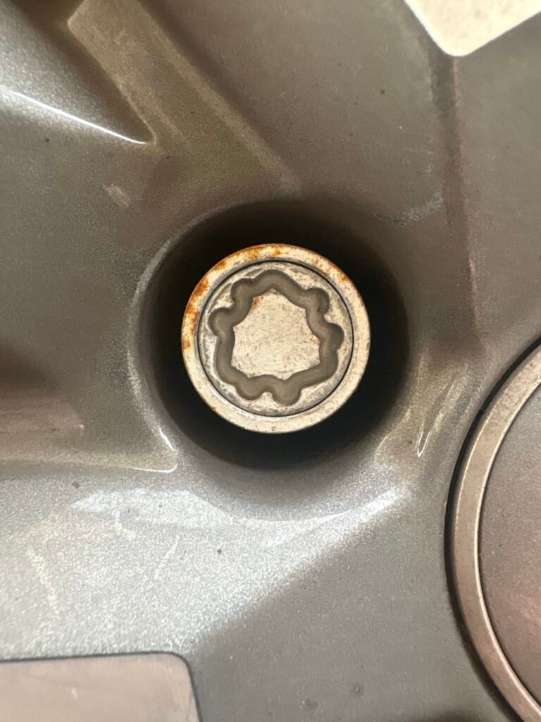 Audi Q3 wheel locking nut key replacement