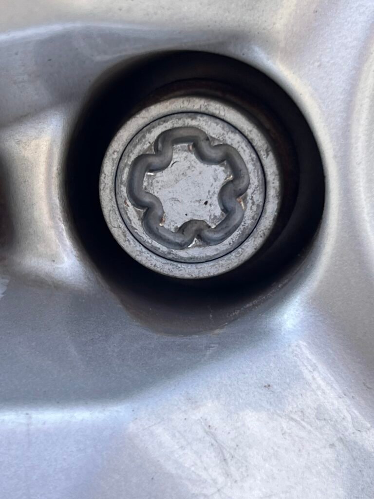 Audi Q5 wheel locking nut key replacement