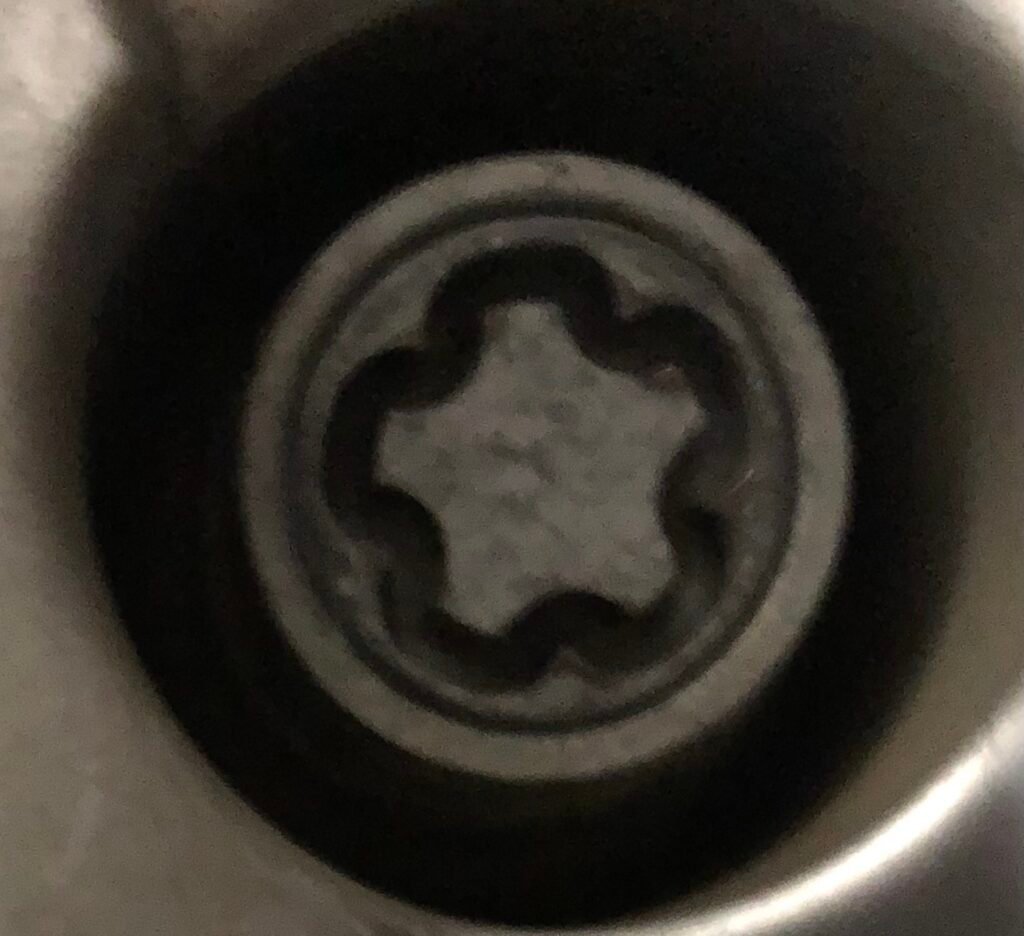 Audi Q5 locking lug nut