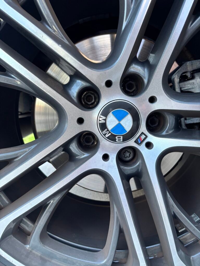 BMW x4 WBAXW120800Y42372 wheel locking nut key replacement