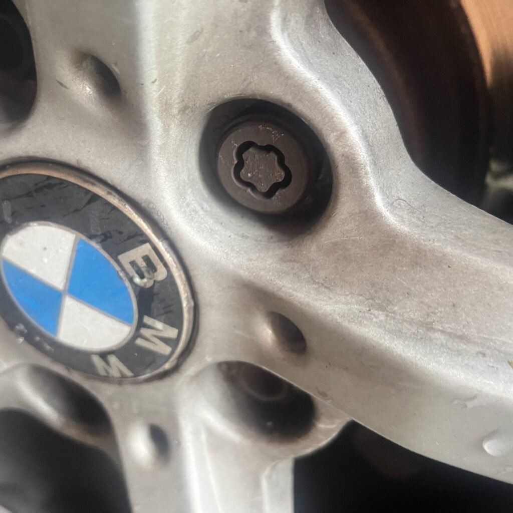 BMW 1 series wheel locking nut key replacement