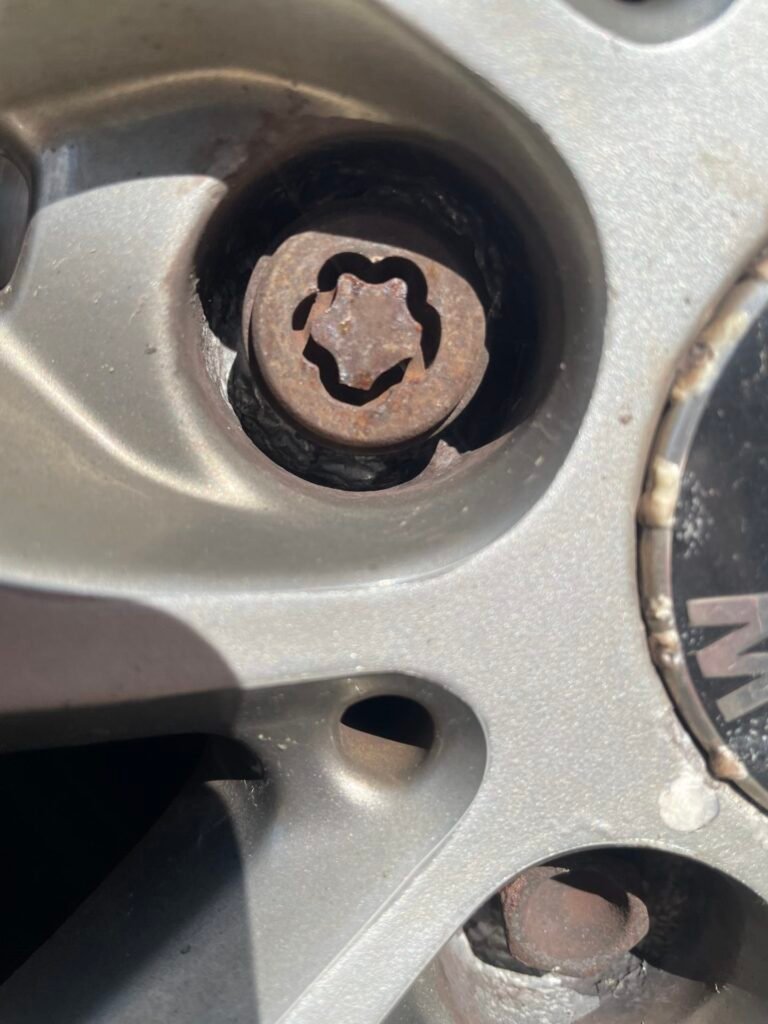 Bmw 116d wheel locking nut key replacement