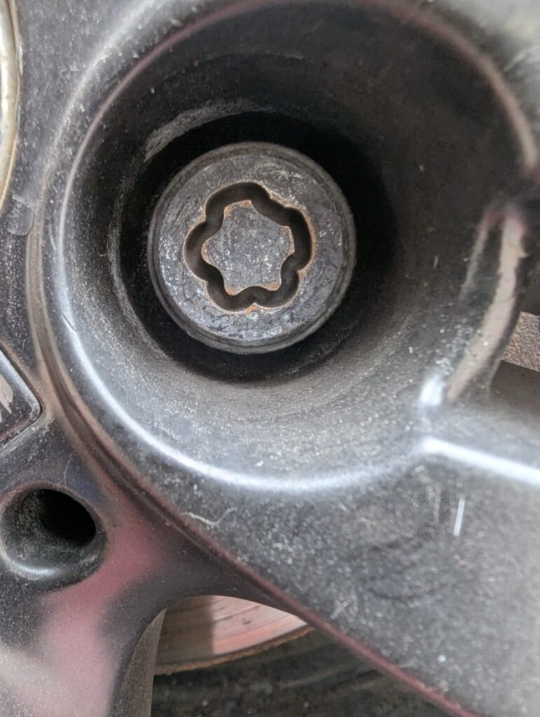 Bmw 118d wheel locking nut key replacement