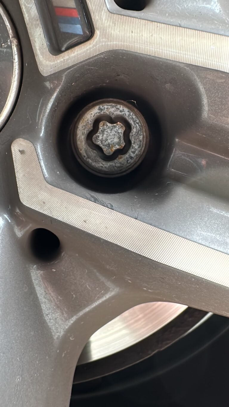 BMW 118i / 118d wheel locking nut key replacement