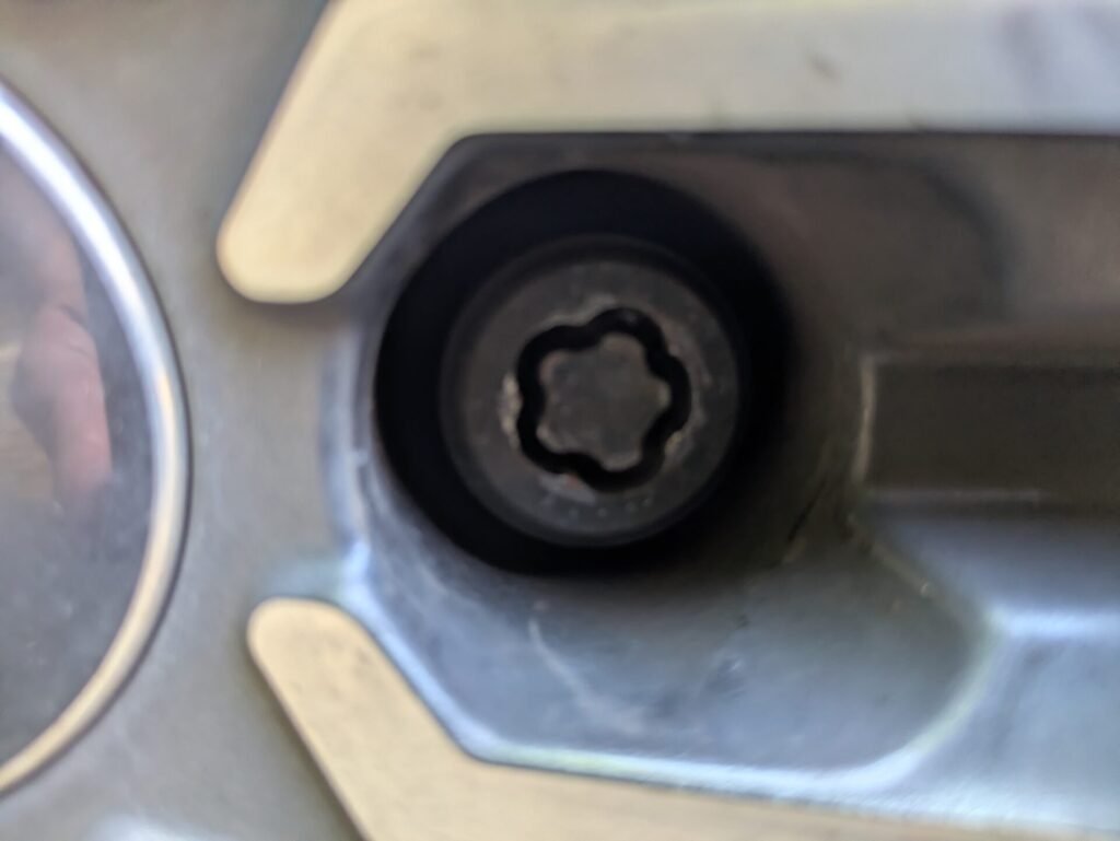 BMW 118i wheel locking nut key replacement
