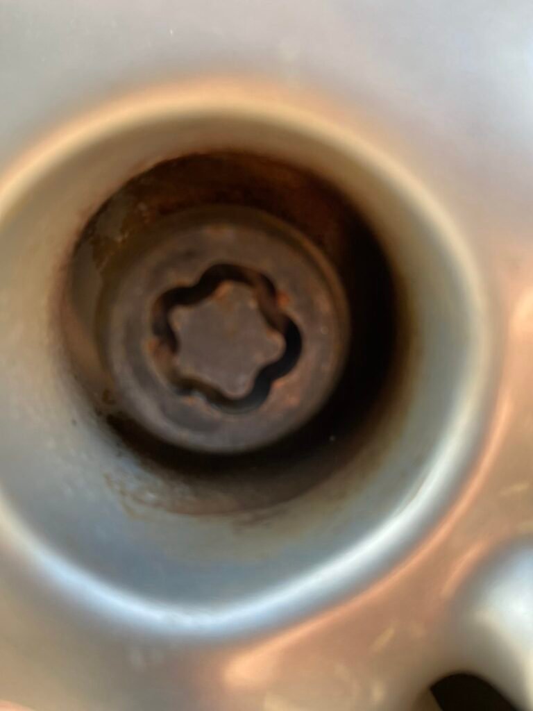 BMW 2013 328i sedan wheel locking nut key replacement