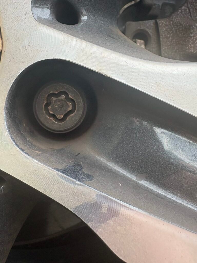 BMW 218i wheel locking nut key replacement