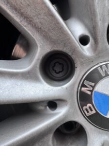 BMW 3 GT (F34) wheel locking nut key replacement
