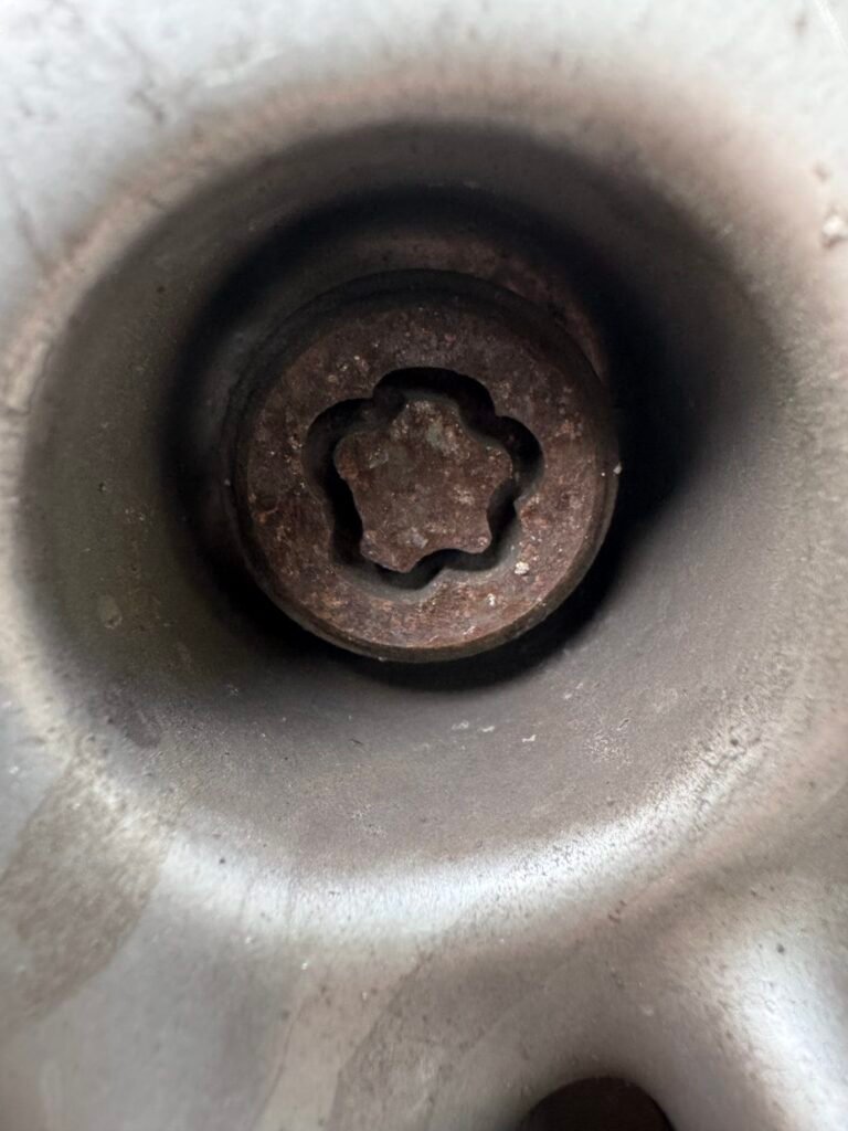 BMW 3 series GT 320d wheel locking nut key replacement