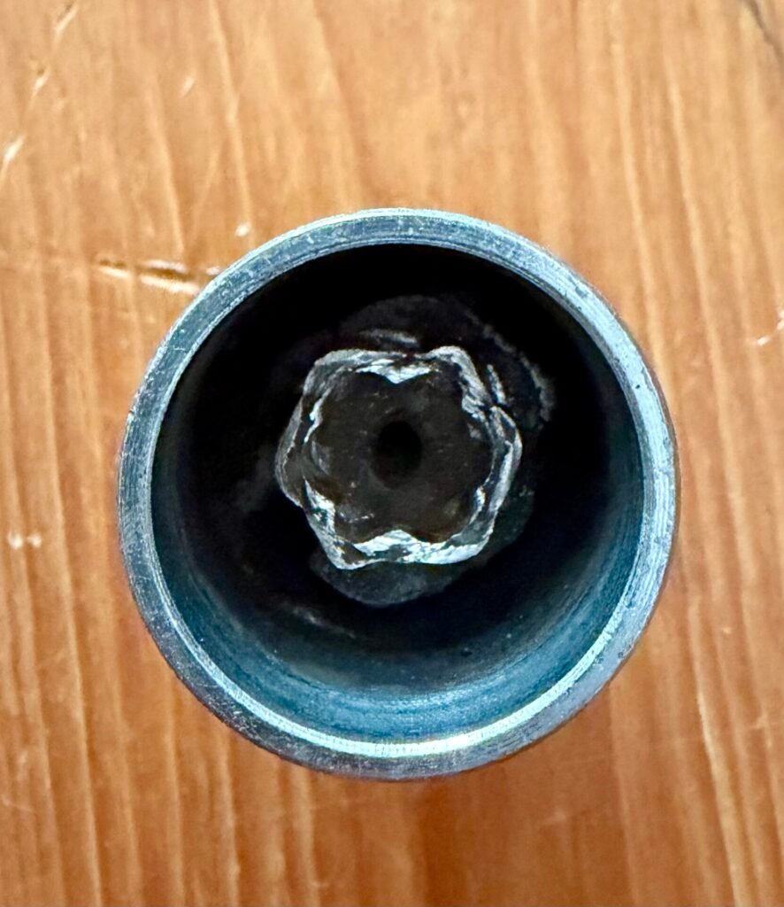 BMW 320d (2014) wheel locking nut key replacement