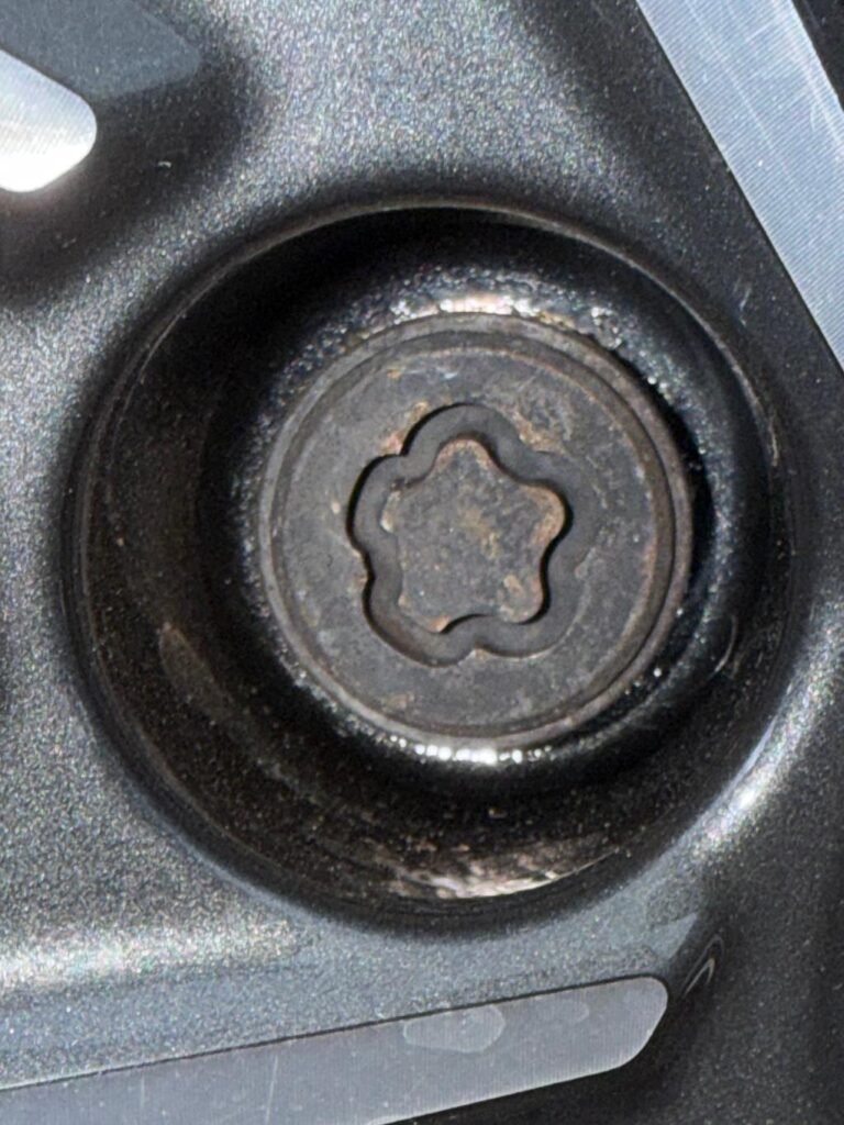 BMW 320D wheel locking nut key replacement