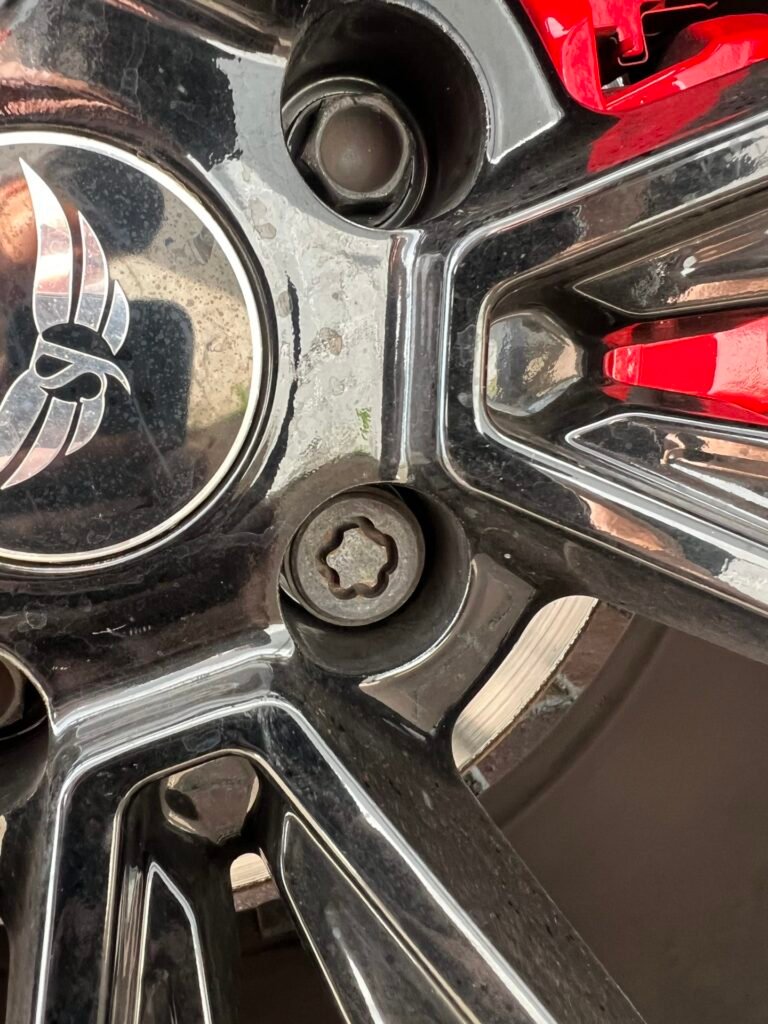 Bmw 320d wheel locking nut key replacement