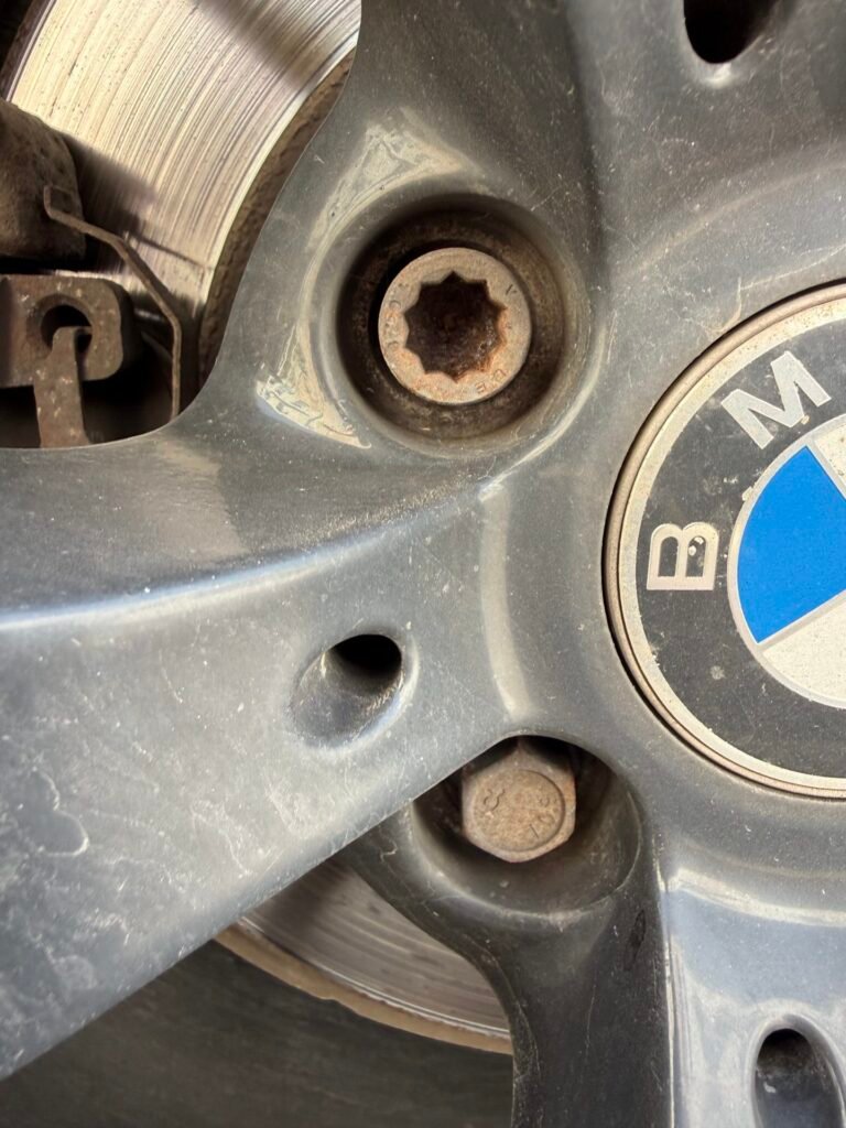 BMW 330d (2016) wheel locking nut key replacement