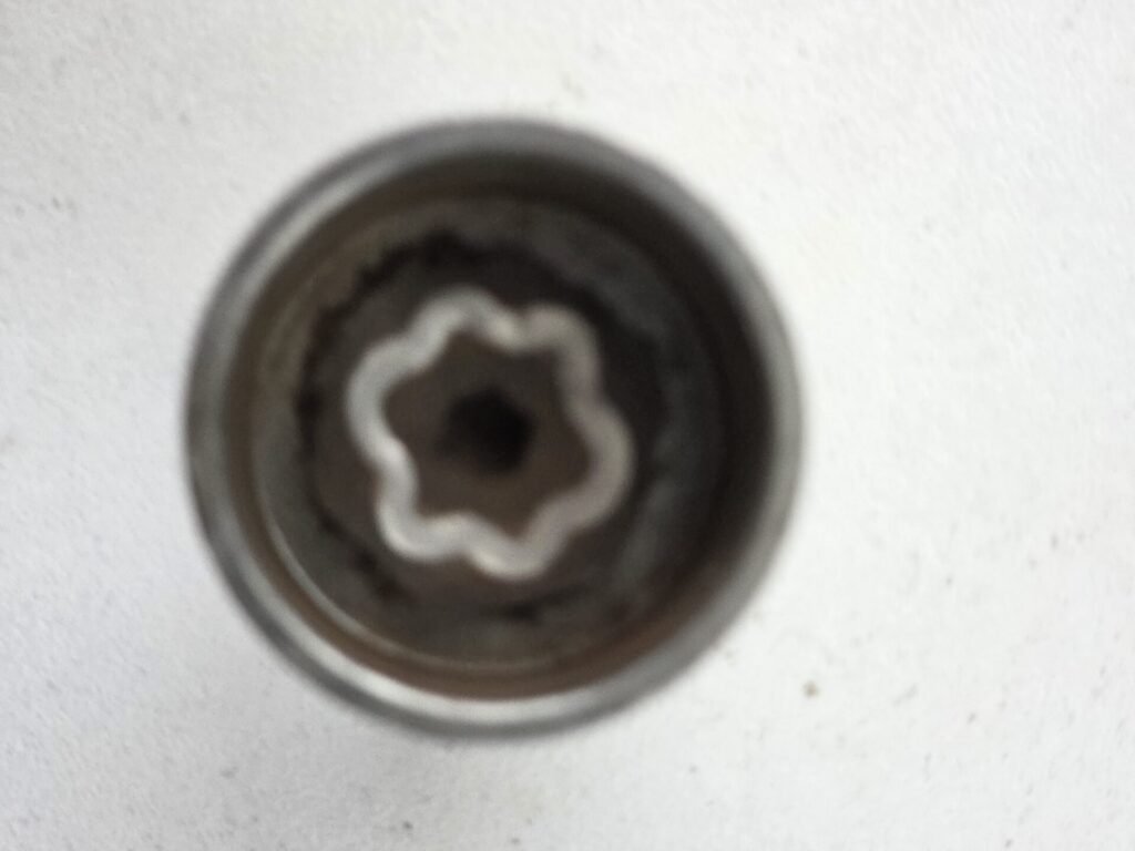Bmw 330d wheel locking nut key replacement