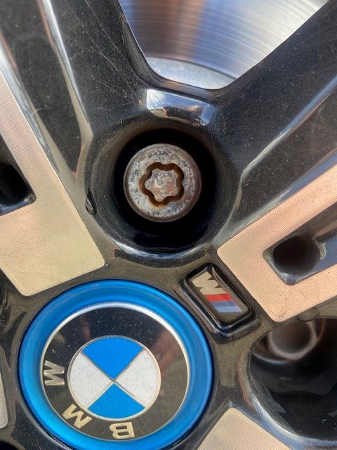 BMW 330E wheel locking nut key replacement