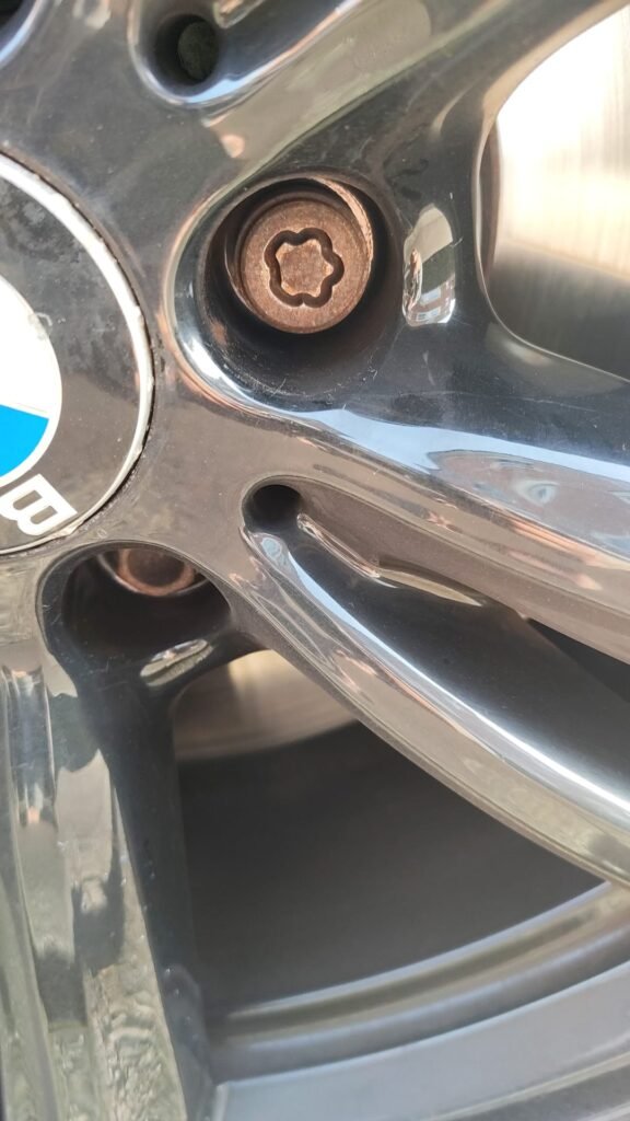 Bmw 435d cabriolet wheel locking nut key replacement