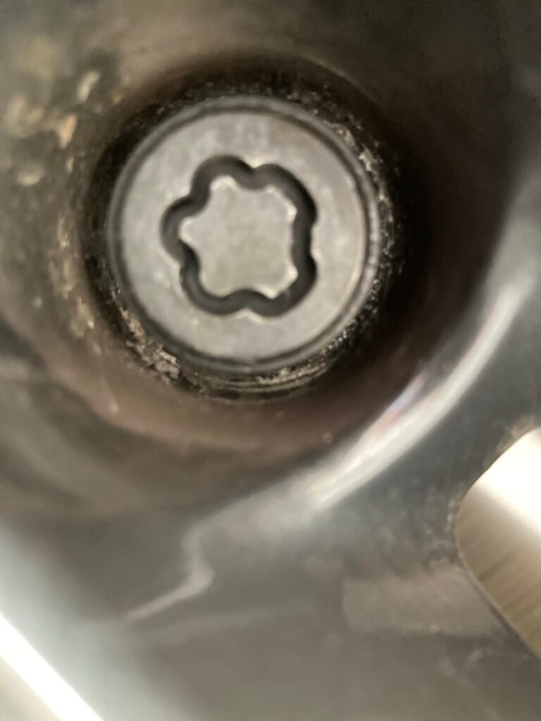 BMW 435d x F33 wheel locking nut key replacement