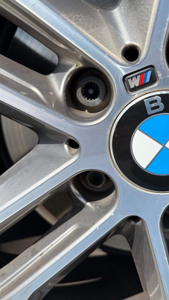 BMW 440i wheel locking nut key replacement