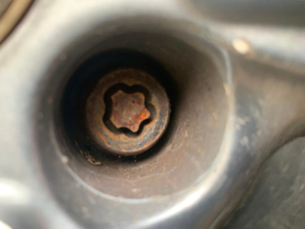 BMW 520D wheel locking nut key replacement