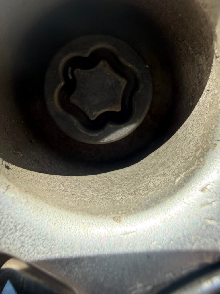 Bmw F10 wheel locking nut key replacement