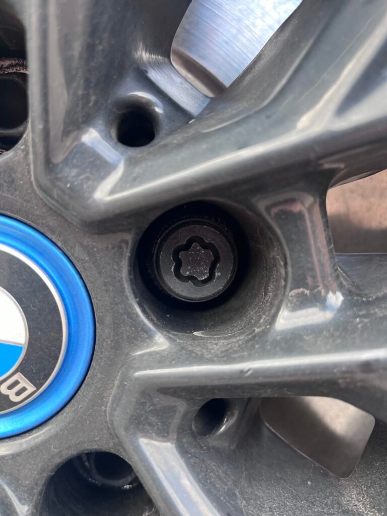BMW I4 wheel locking nut key replacement