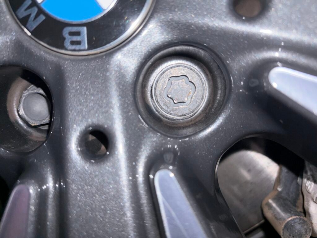 Bmw Ix3 g08 wheel locking nut key replacement