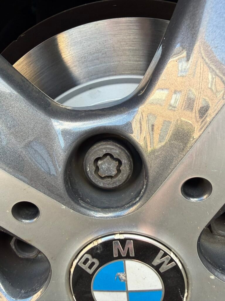 bmw x1 f48 2017 wheel locking nut key replacement
