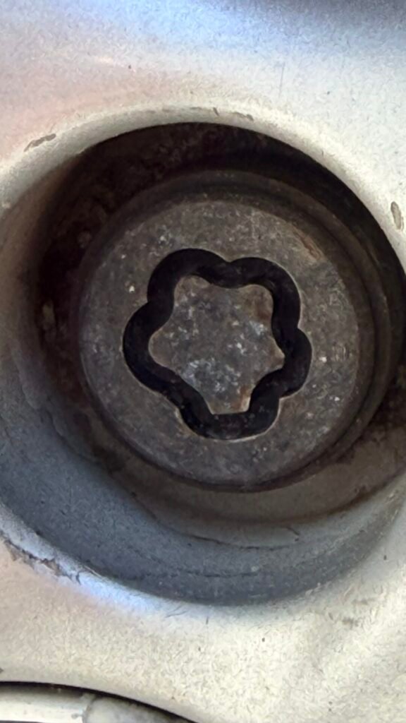 Bmw X1 wheel locking nut key replacement