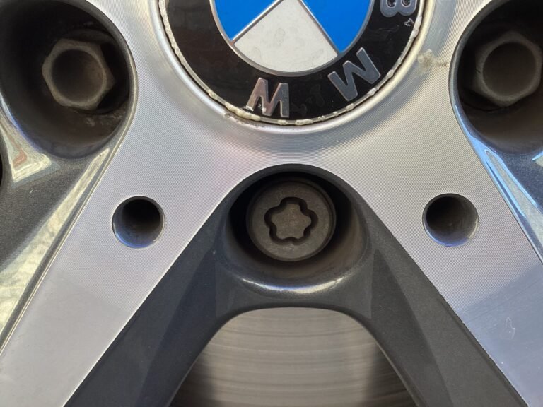 Bmw X1 wheel locking nut key replacement