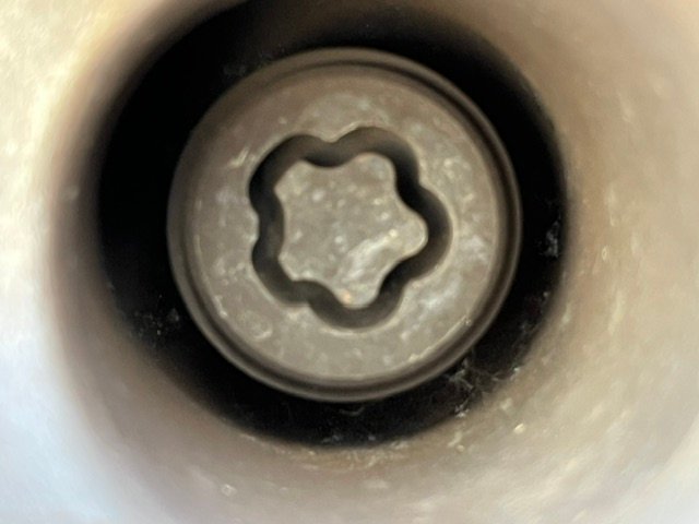 BMW X3 2018 wheel locking nut key replacement