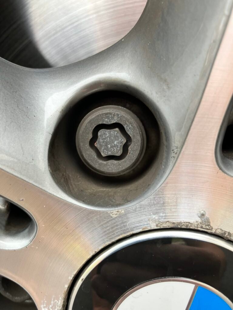 Bmw X3 30f wheel locking nut key replacement