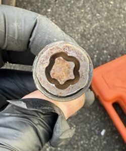 BMW 320 locking wheel nut key