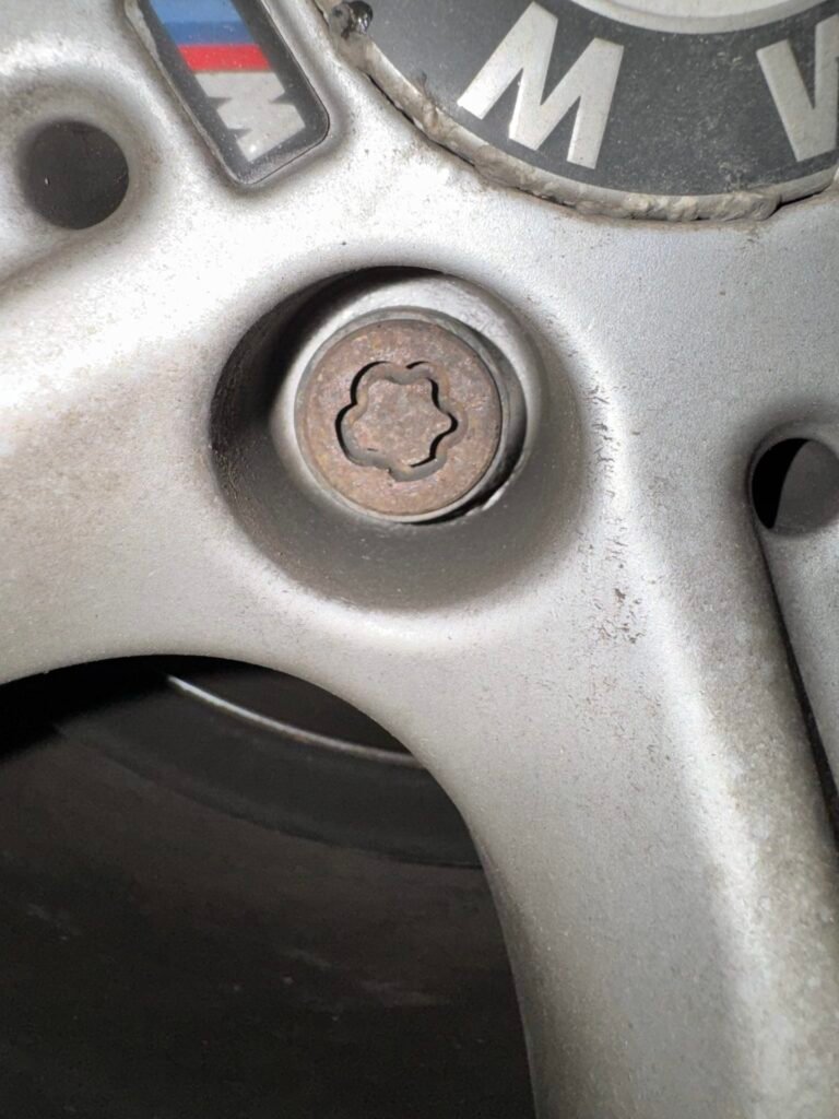 BMW 420i wheel nut key replacement