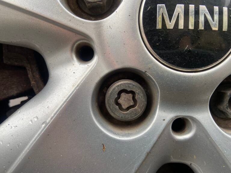 Bmw Mini cooper locking wheel nut key