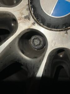 Bmw X3 wheel locking key